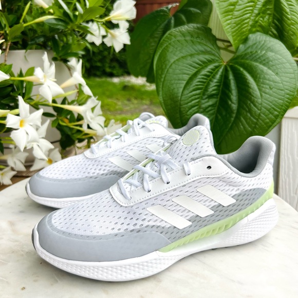 🌿🤍Adidas🤍🌿Beautiful Comfy day 🌿New - Picture 1 of 11